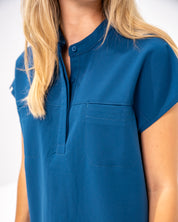 Haut d'uniforme médical à manche courte Ophelia - Bleu Abysse