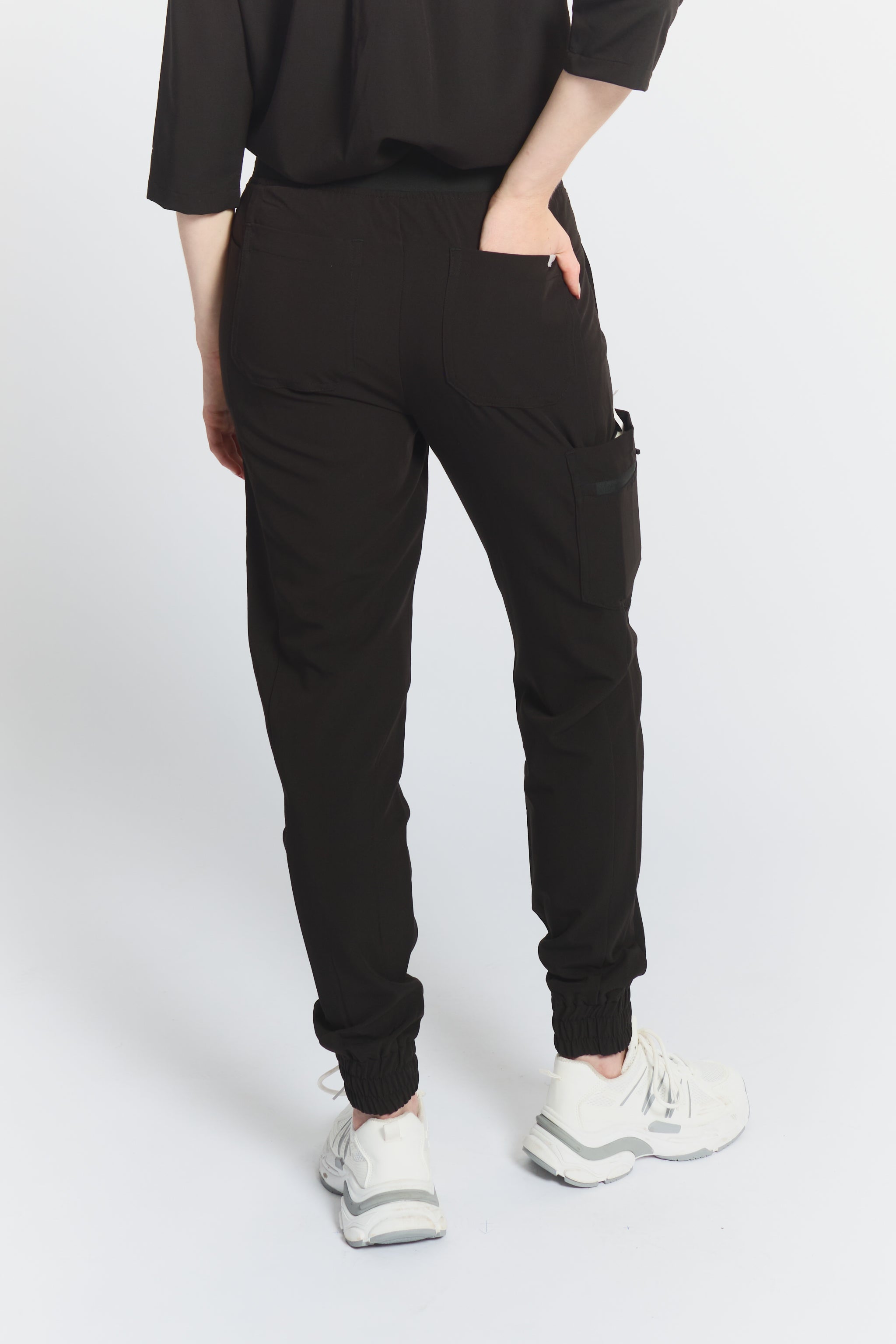 Elodia Jogger Scrub Pants - Black