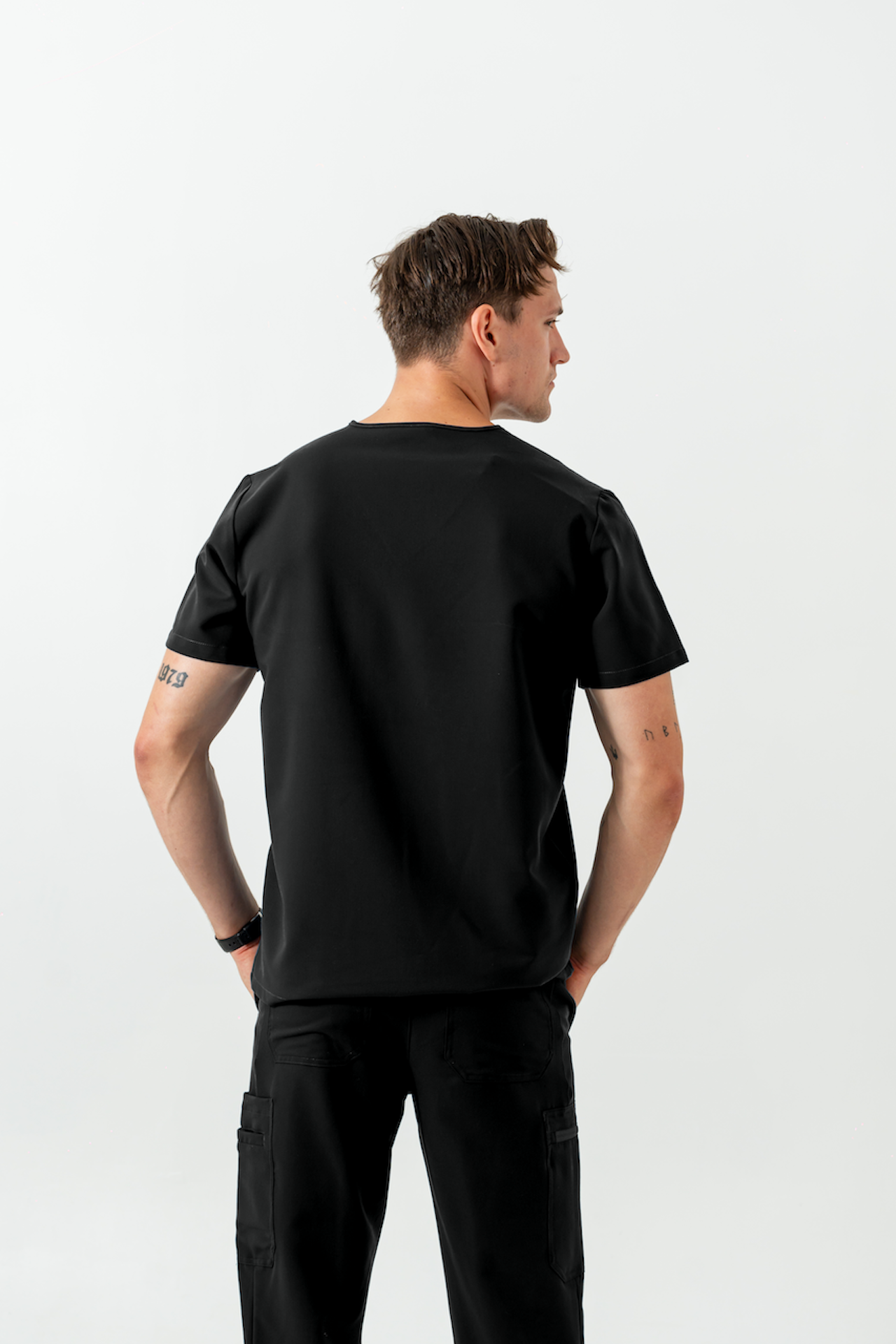 Liam Scrub Top - Black - the botox course