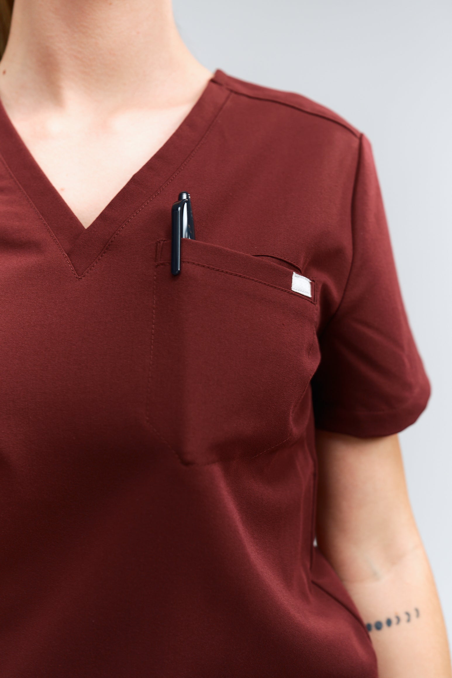 Olivia Scrub Top - Burgundy