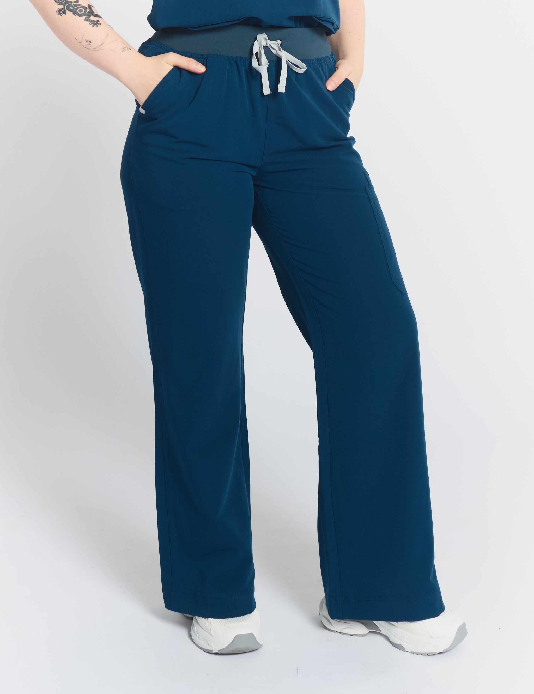 joiia-ace-wide-leg-scrub-pants-abyss-blue-female-canada.jpg