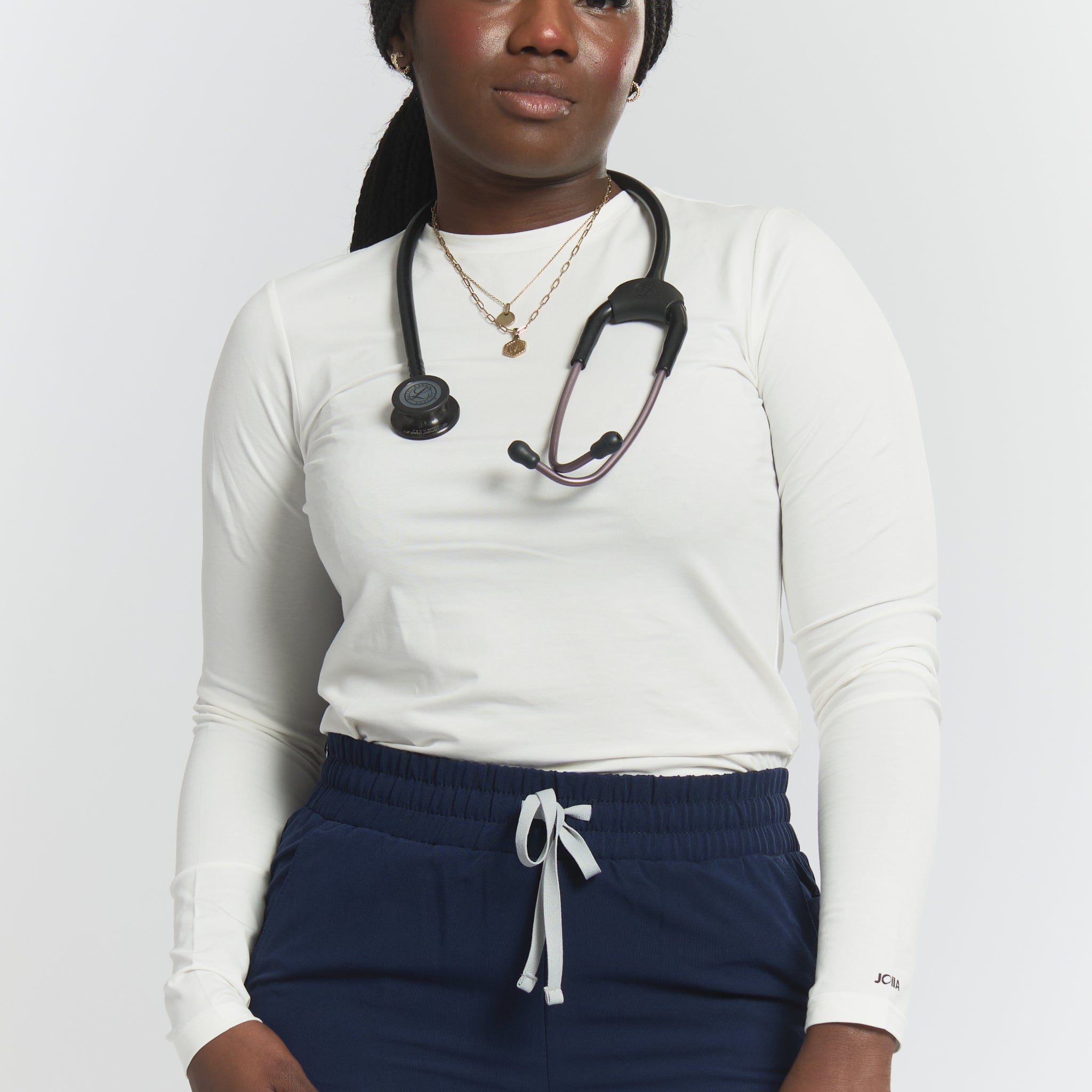 joiia-amelia-longsleeve-underscrub-white-silvadur-cooling-tech-female-canada.jpg