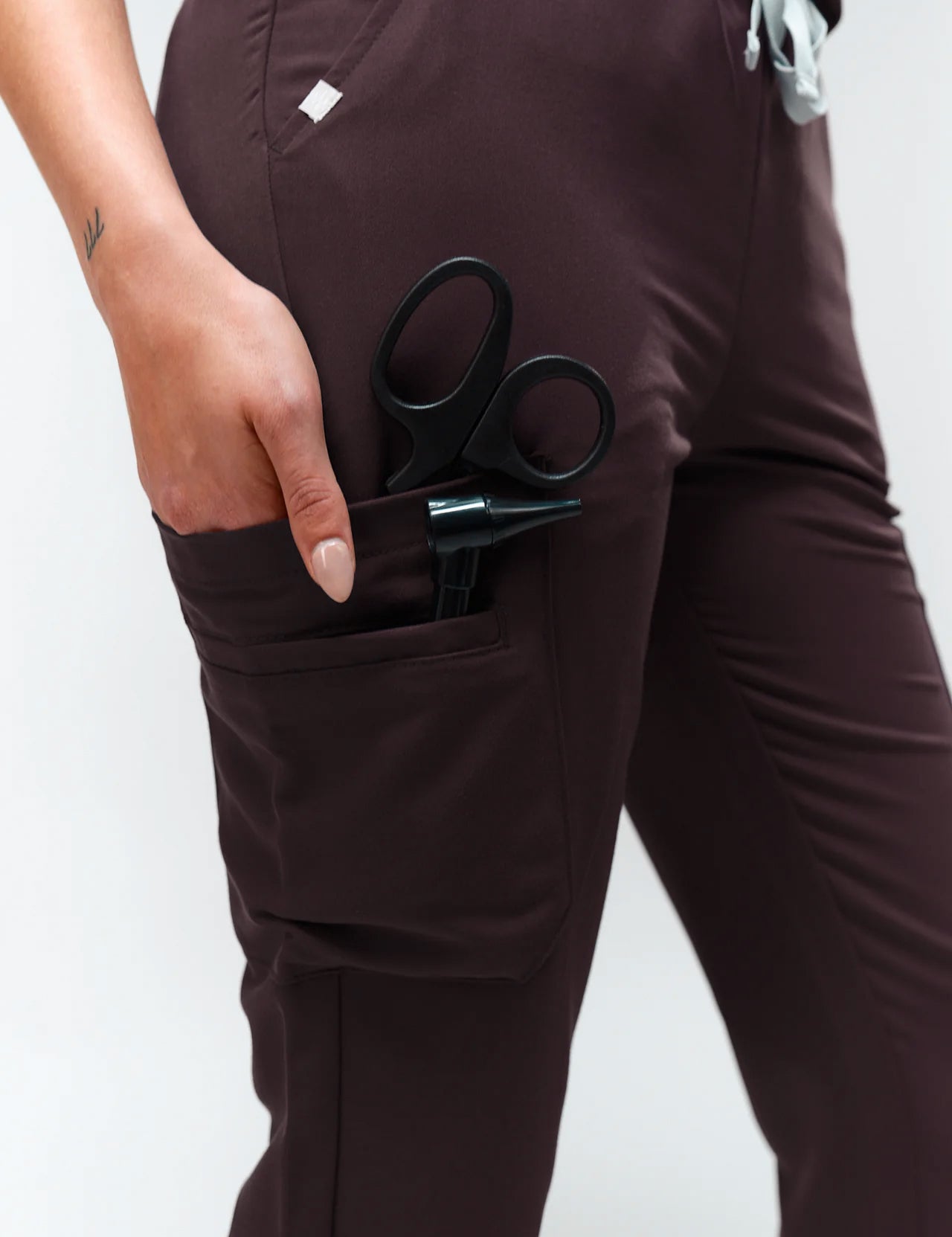 joiia-anastasia-pantalon-de-jogging-avec-poches-supplémentaires-espresso-femme-canada.jpg