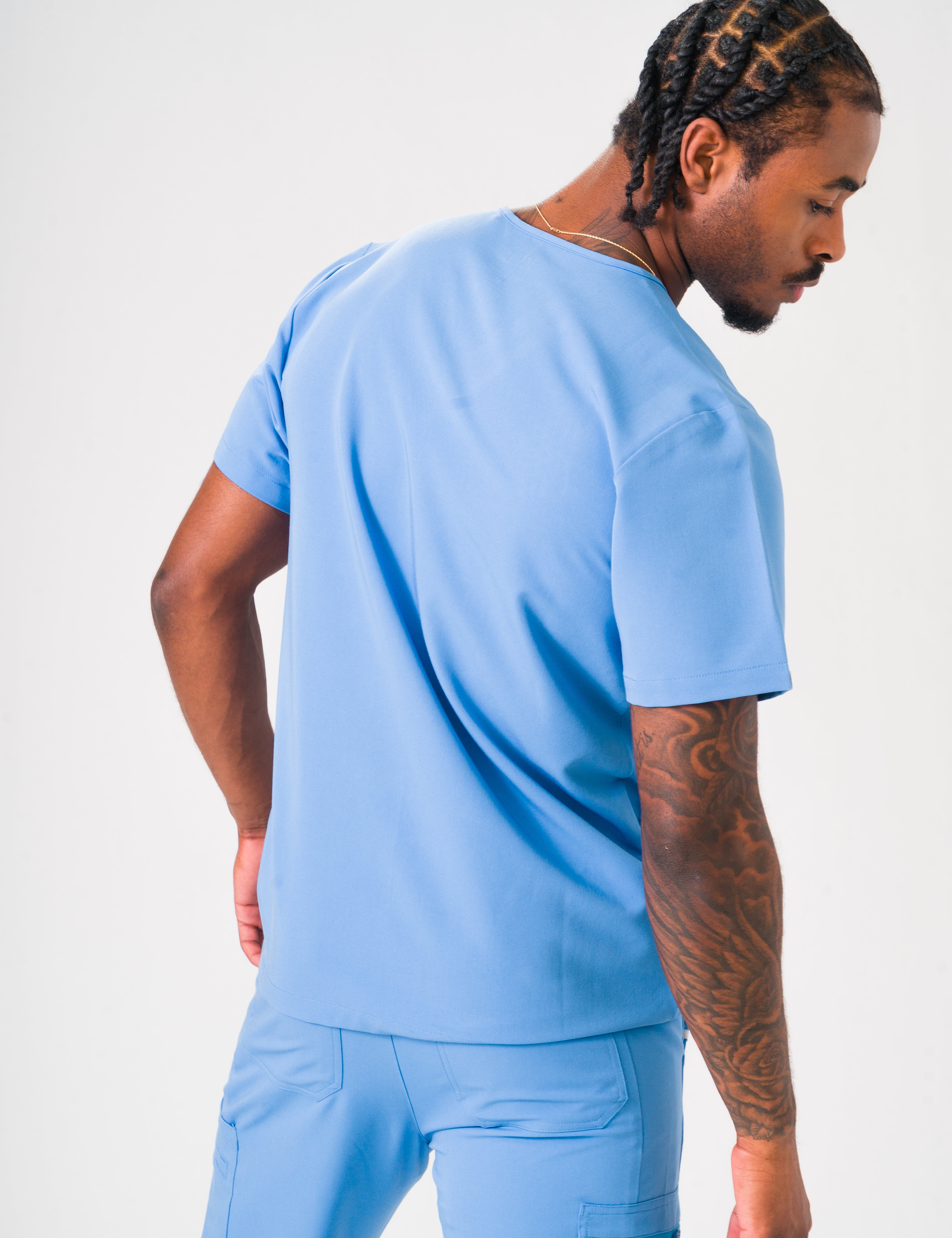 joiia-canada-liam-ceil-blouse-bleue-pour-hommes.jpg