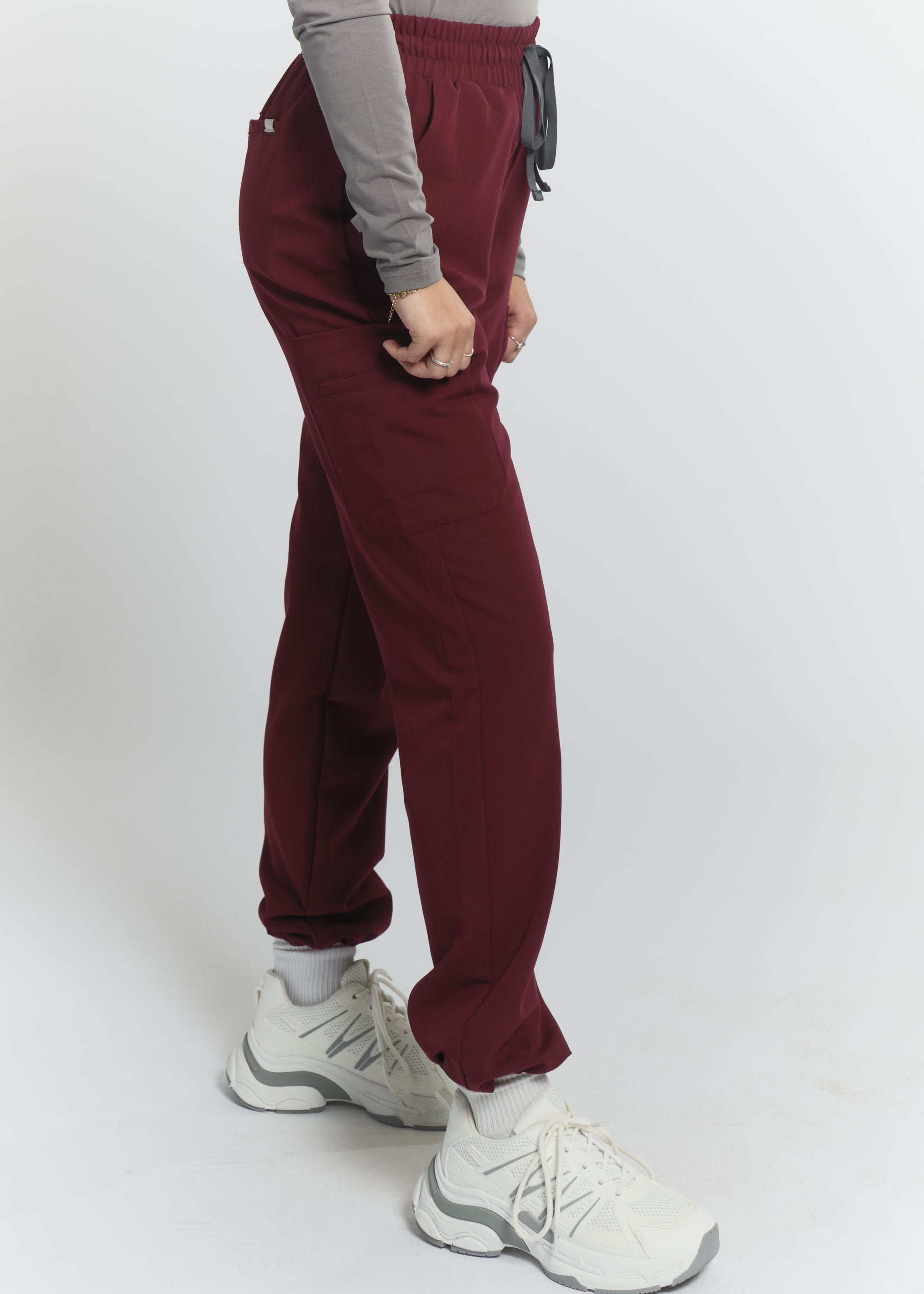 joiia-canada-lulu-straight-leg-scrub-pants-burgundy-female-canada.jpg