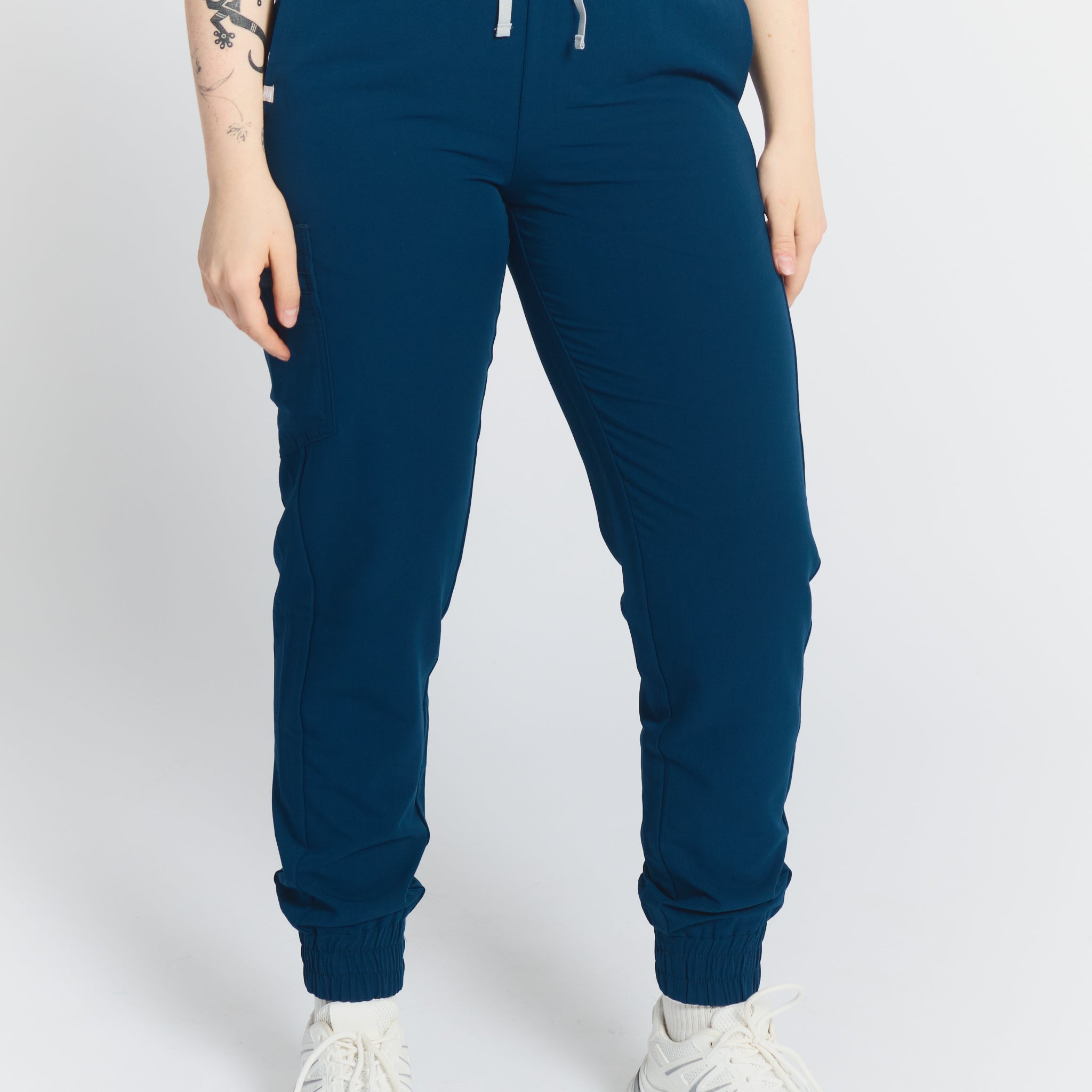 joiia-elodia-jogger-scrub-pants-abyss-blue-female-canada.jpg