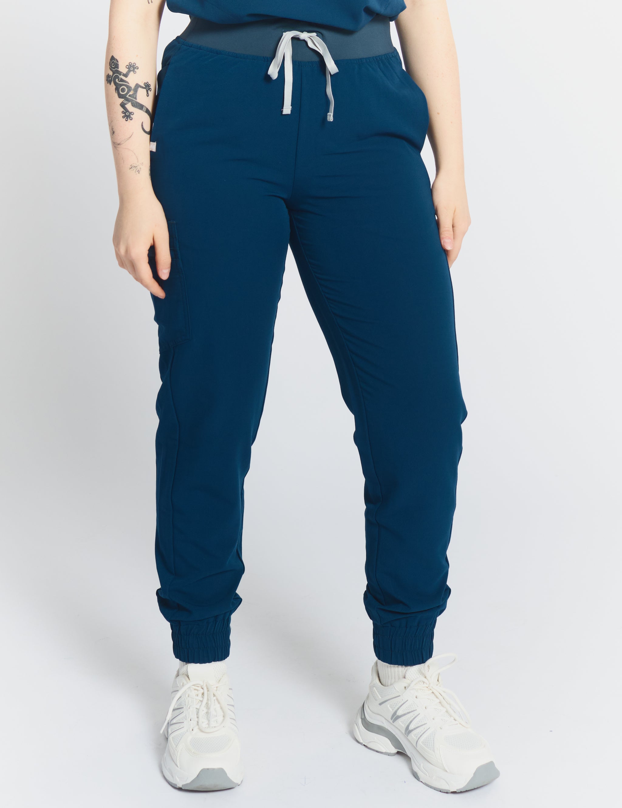 joiia-elodia-jogger-scrub-pants-abyss-blue-female-canada.jpg