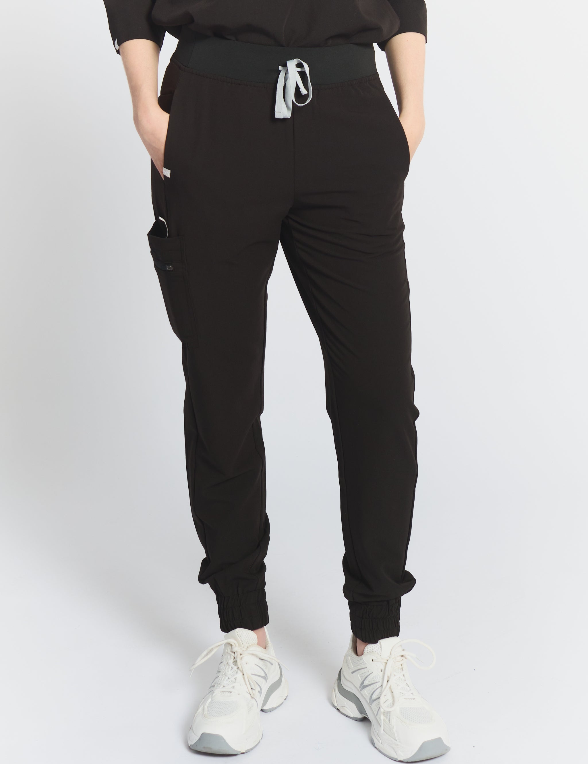 joiia-elodia-jogger-scrub-pants-black-female-canada.jpg