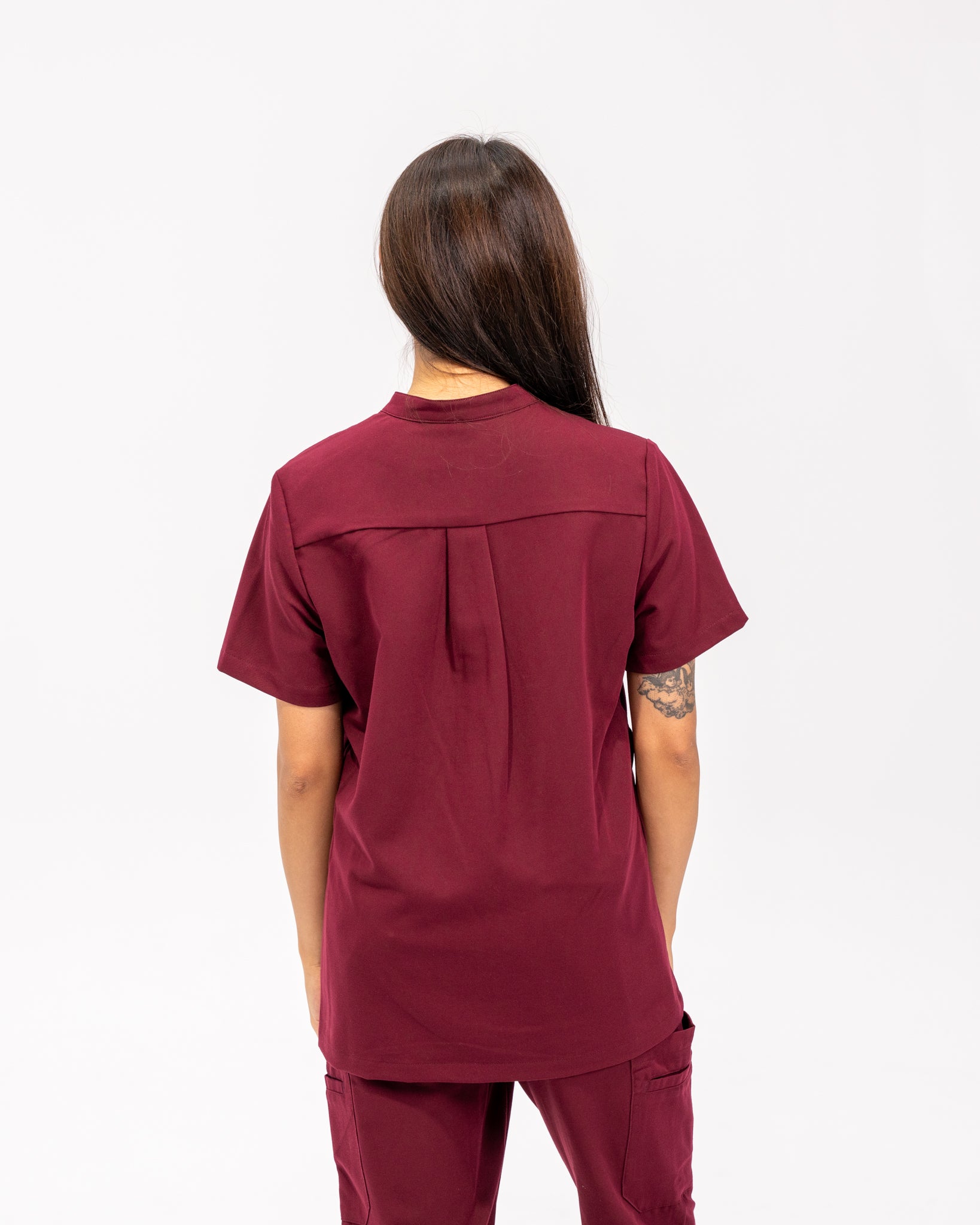 joiia-gloria-blouse-d'infirmière-rouge-bordeaux-femme-canada-1.jpg