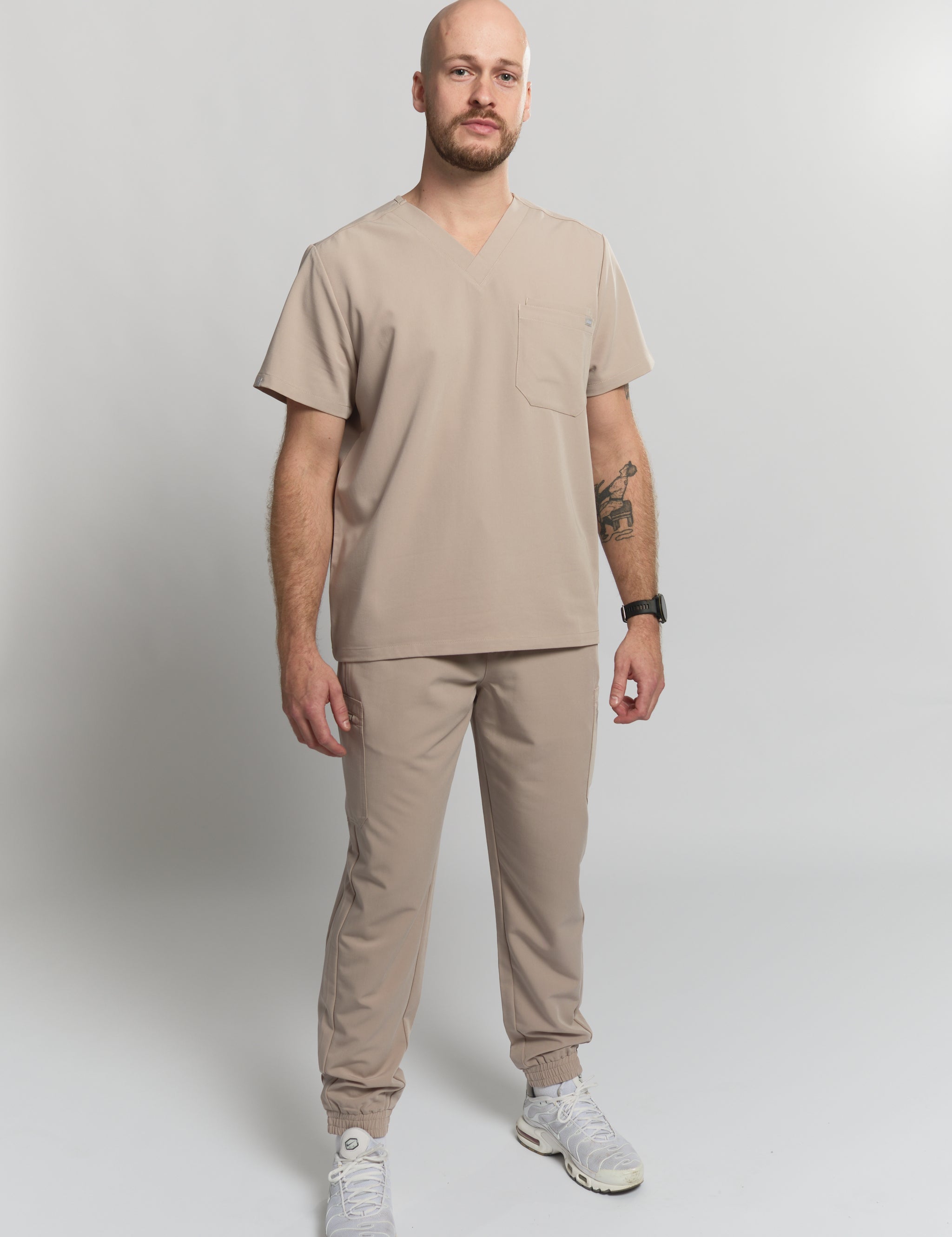 joiia-liam-blouse-de-chirurgie-beige-grès-homme-canada-1.jpg