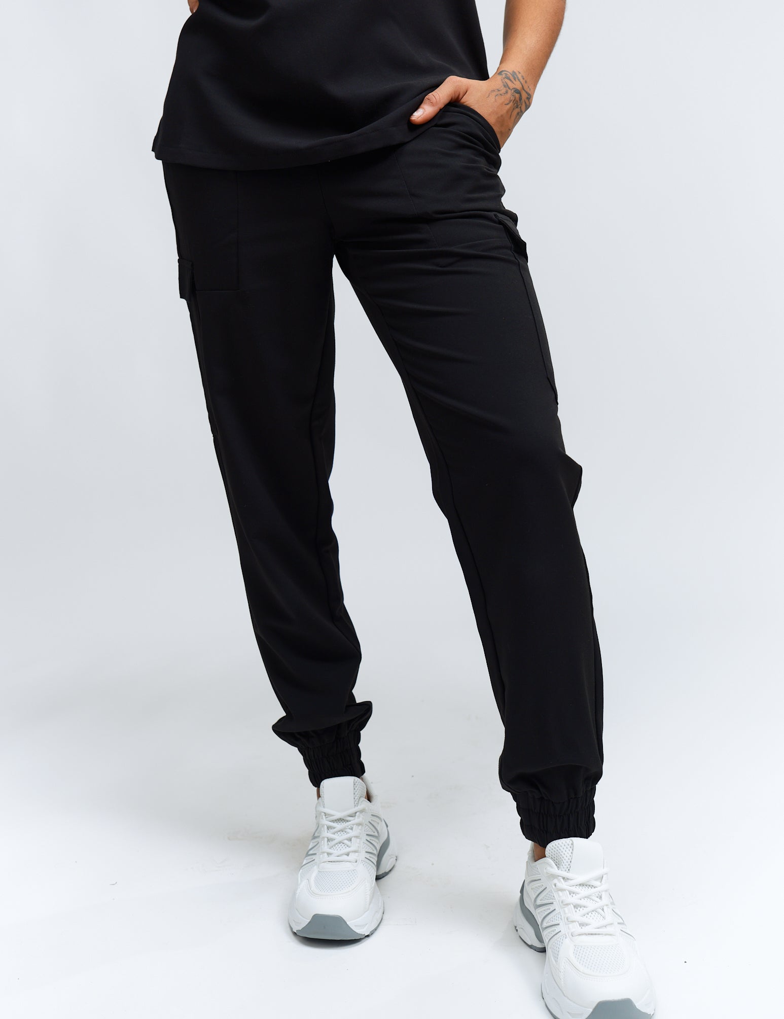 joiia-lydia-jogger-scrub-pants-black-female-canada.jpg