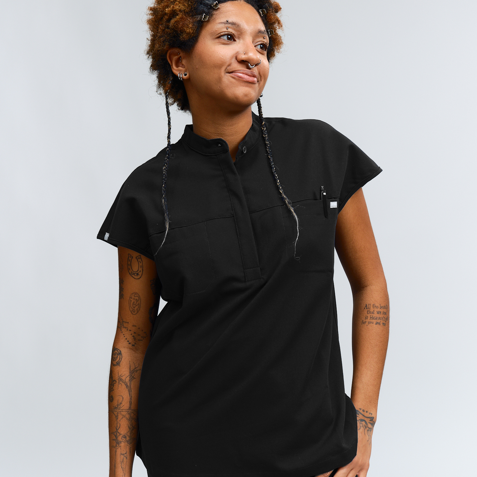 joiia-ophelia-cap-sleeve-scrub-top-black-female-canada.png