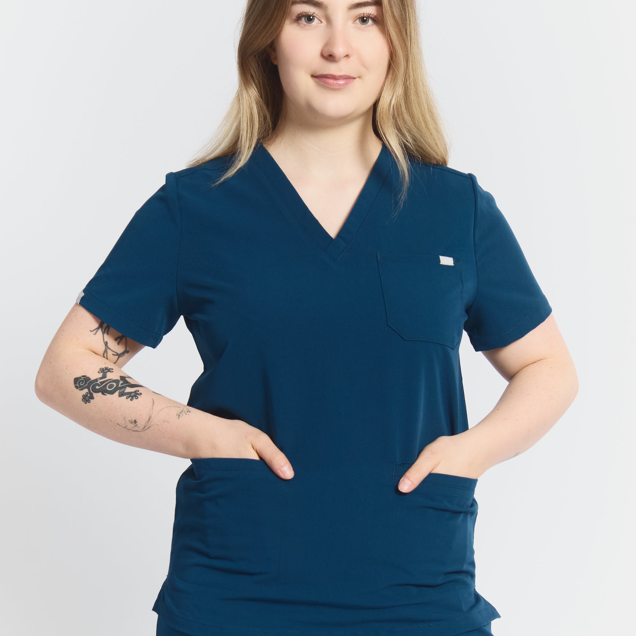 joiia-victoria-scrub-top-abyss-blue-female-canada.jpg